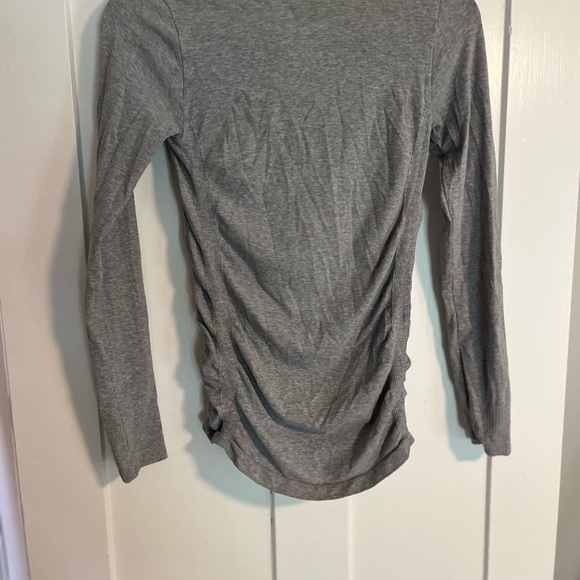 Athleta Gray Scoop Neck Compression Top Long Sleeve Size XS - Picture 4 of 4